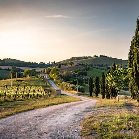 Recchi Franceschini Bike Hotel Last - Minute - Availability Montalto delle Marche Exteriör bild