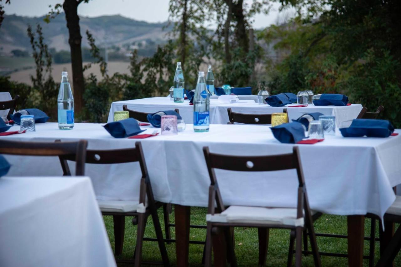 Recchi Franceschini Bike Hotel Last - Minute - Availability Montalto delle Marche Exteriör bild