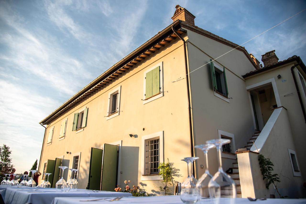 Recchi Franceschini Bike Hotel Last - Minute - Availability Montalto delle Marche Exteriör bild