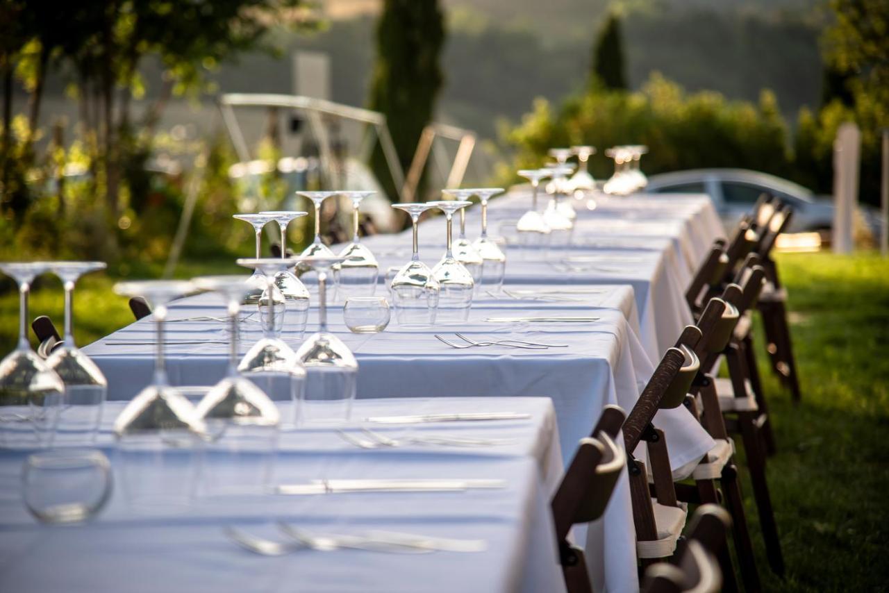 Recchi Franceschini Bike Hotel Last - Minute - Availability Montalto delle Marche Exteriör bild